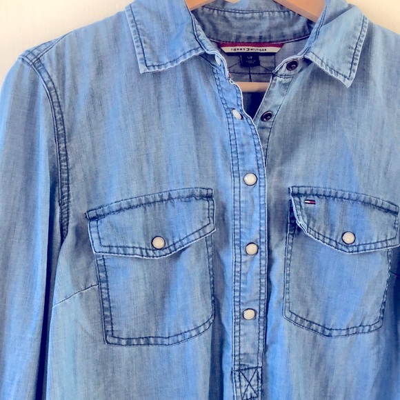 50% off in bundle - Tommy Hilfiger Top - Picture 2 of 6